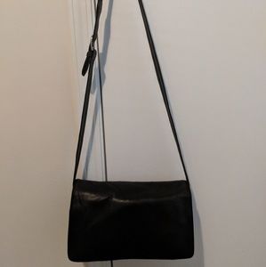 Liz Claiborne Genuine Leather Co. Black purse